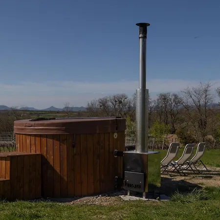 Semesterbostad Balatoni Preshaziko